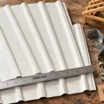 Bac acier blanc sur table atelier : profil et épaisseur, sans condensation