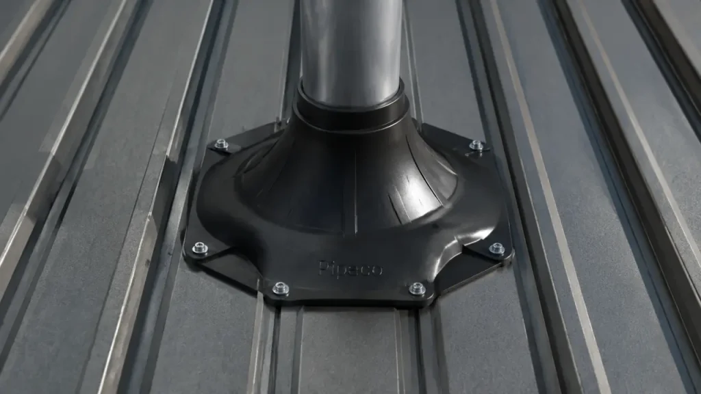 Pipeco bac acier : embase 355 mm EPDM pour étanchéité toiture